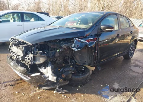 2017 Ford Focus Sel z USA, uszkodzony, nr VIN 1FADP3H28HL244838